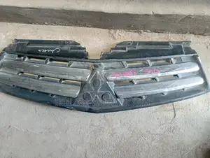 Front Grill Mitsubishi L200 2010