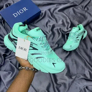Photo - Dior Casual Sneakers
