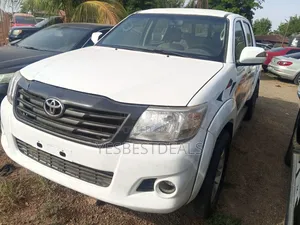 Toyota Hilux SR5 2014 White