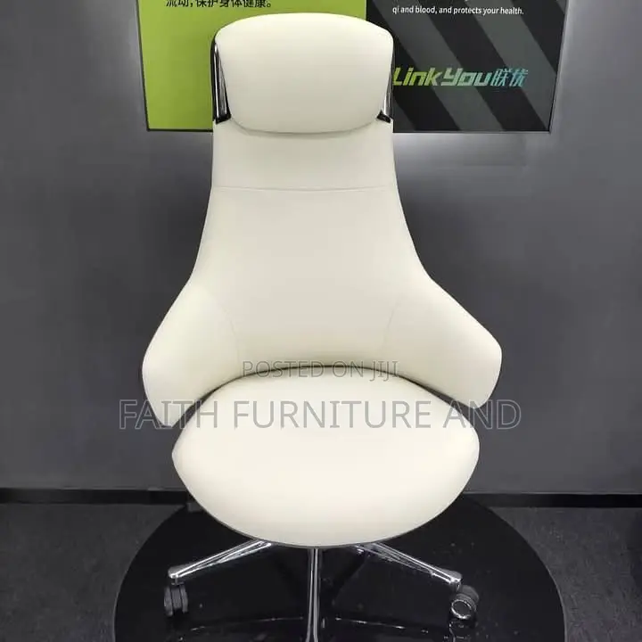 Higher Standard Office Seat