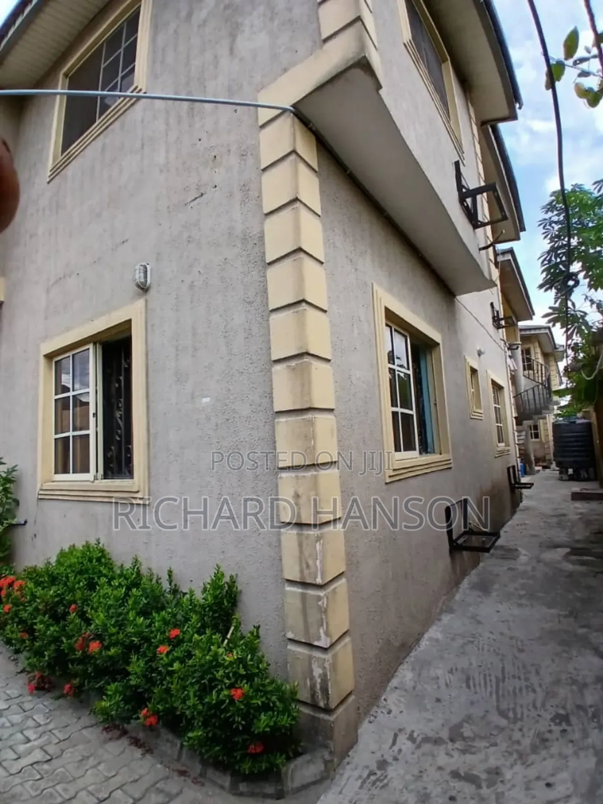3bdrm Block of Flats in In Awoyaya for sale