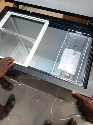 Photo - Hisense 189 Litres Chest Freezer With Glass Door
