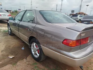 Photo - Toyota Camry 2003 Gold