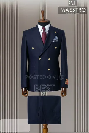 Luxury Double Breasted With Golden Bottons Suit