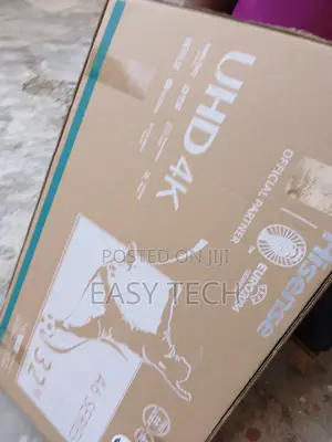 Photo - Hisense 32" Uhd Tv – Netflix, Youtube, Airplay, Homekit