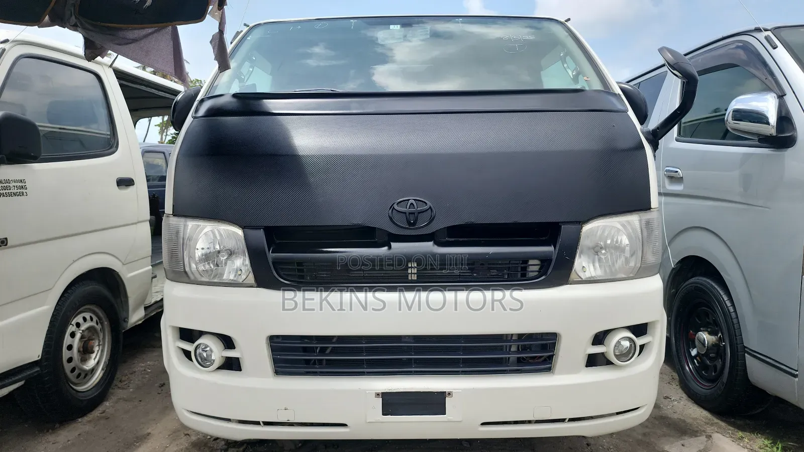 Toyota HiAce 2012 White