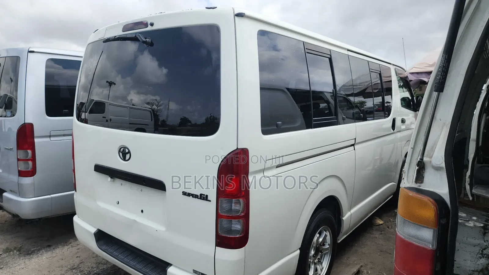 Toyota HiAce 2012 White