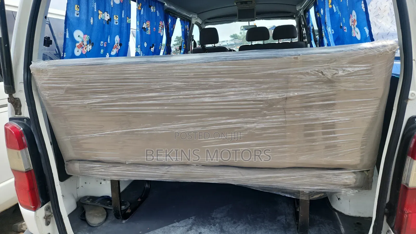 Toyota HiAce 2005 White
