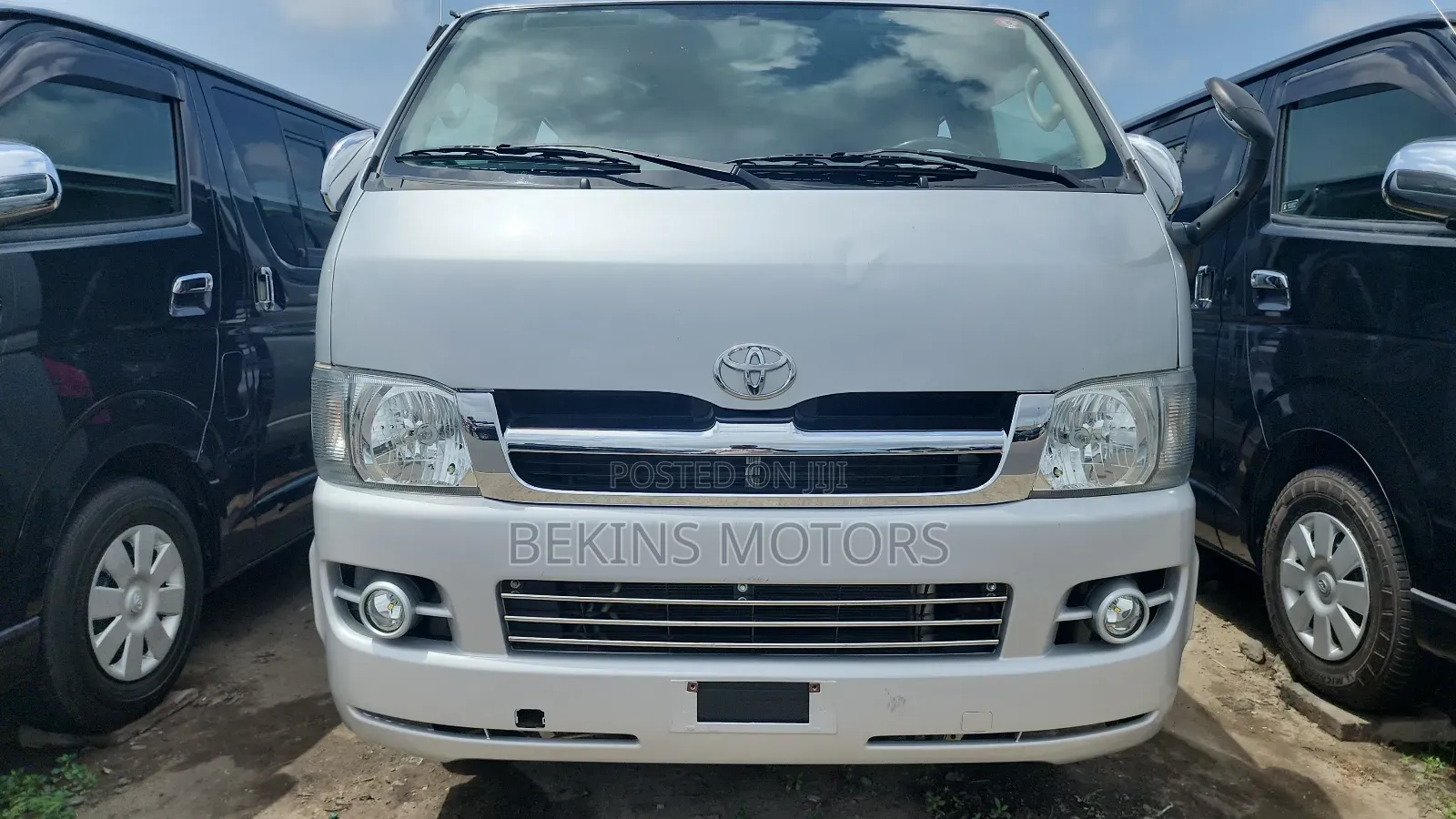 Toyota HiAce 2012 Silver