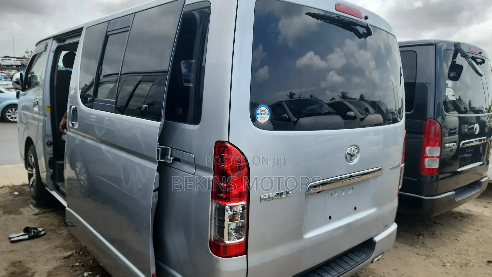 Toyota HiAce 2012 Silver