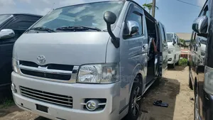 Toyota HiAce 2012 Silver