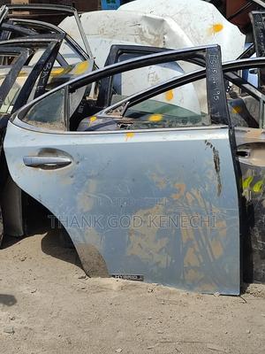 Direct Tokunbo Back Right Door Es350 2015 /2018 Model