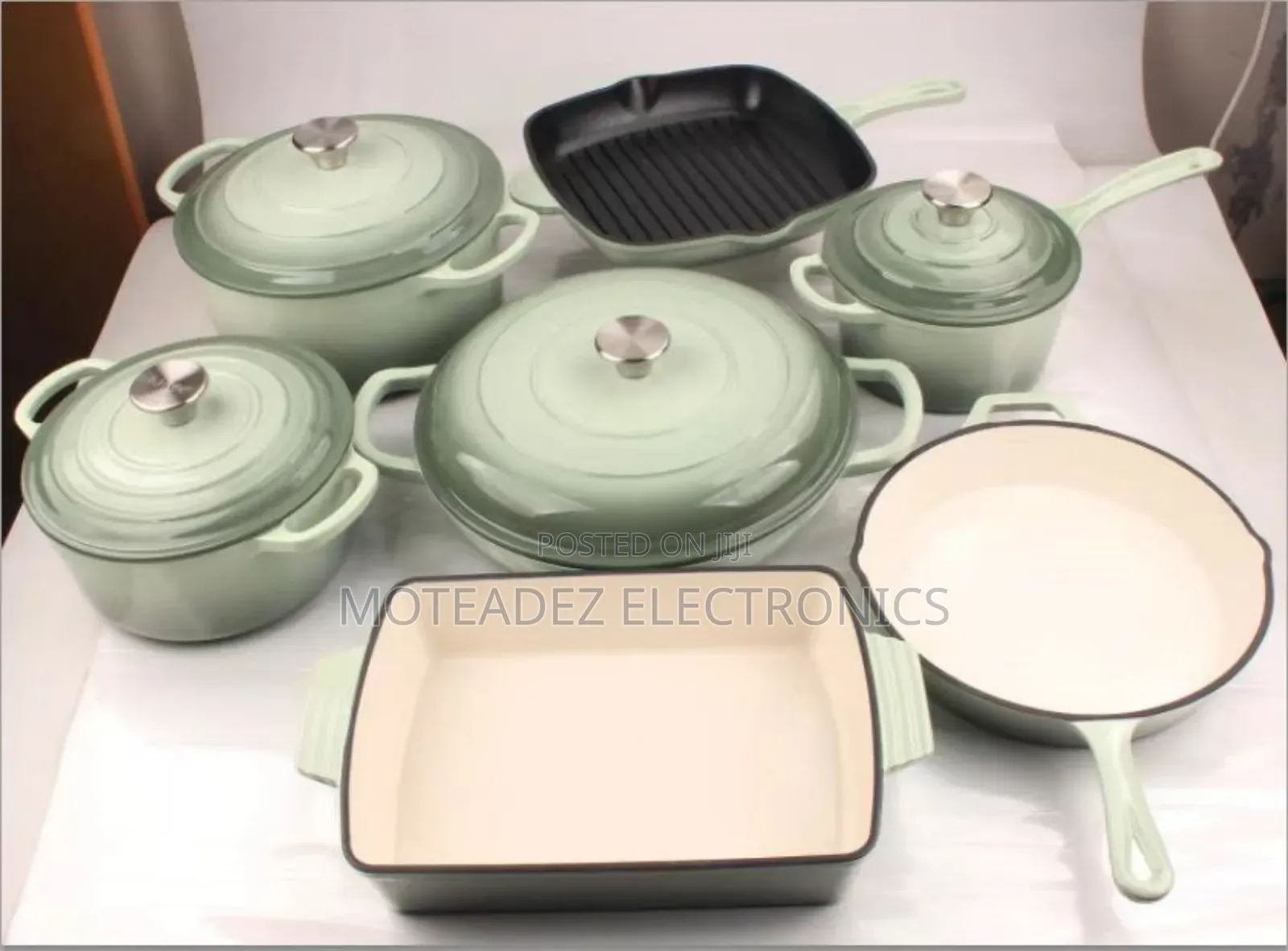 11pcs High Quality Cast Iron Cookware Set With 2 Fry Pans