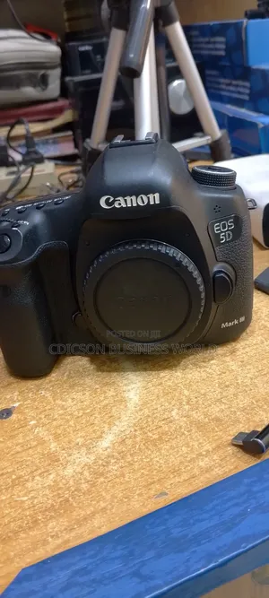 Photo - Canon 5d Mark 111 Camera