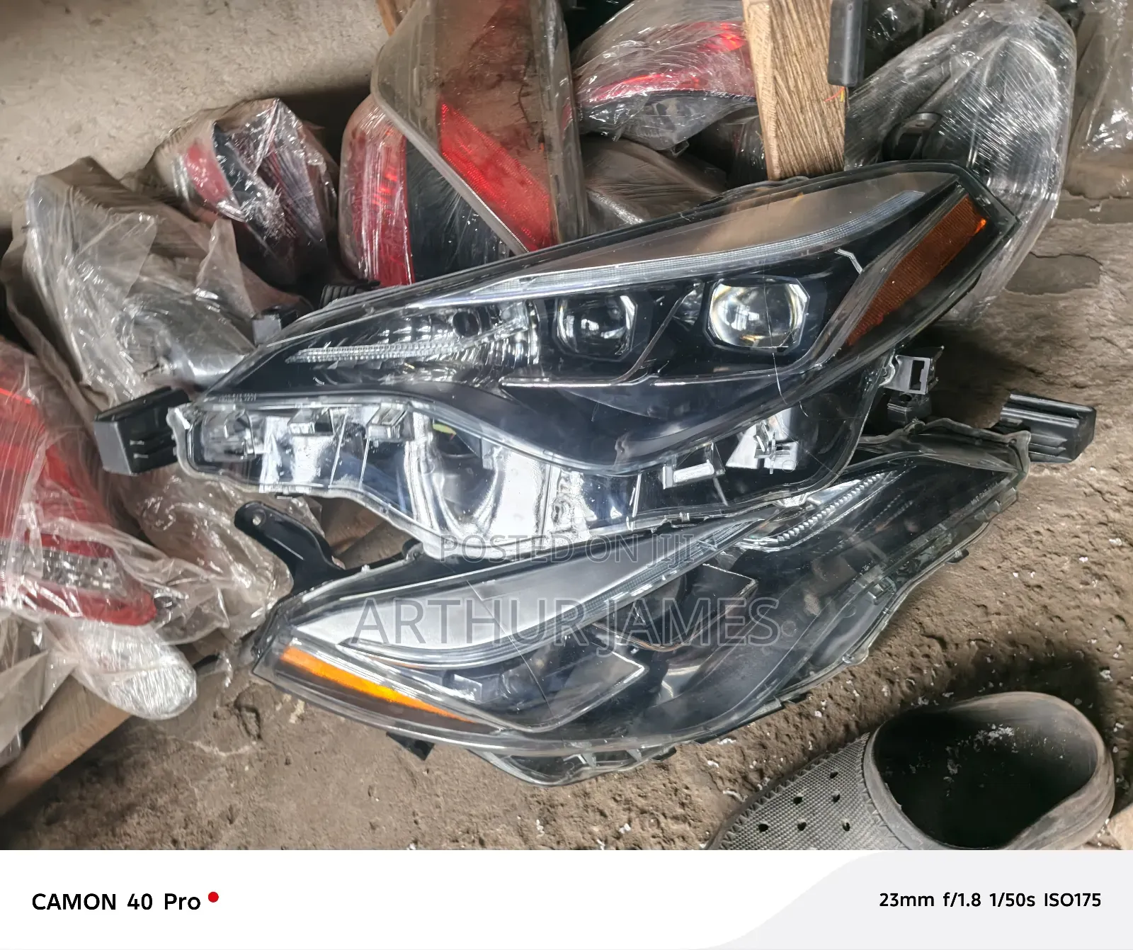 Headlights Toyota Corolla 2018