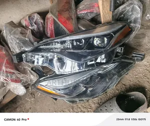 Headlights Toyota Corolla 2018