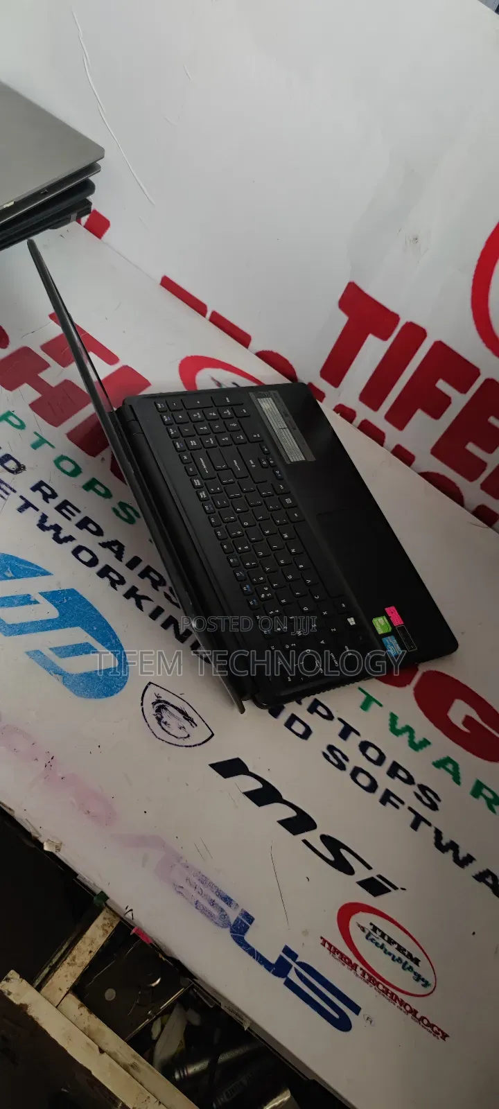 Laptop Acer Aspire E1-570g 6GB Intel Core I3 HDD 320GB