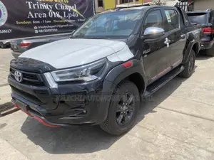 New Toyota Hilux 2024 Black