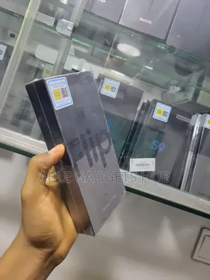 New Samsung Galaxy Z Flip4 256 GB