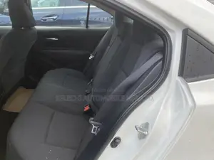 Toyota Corolla LE 2021 White