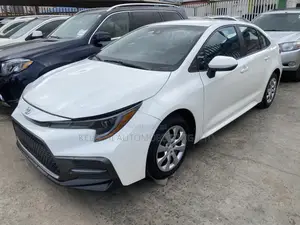 Toyota Corolla LE 2021 White