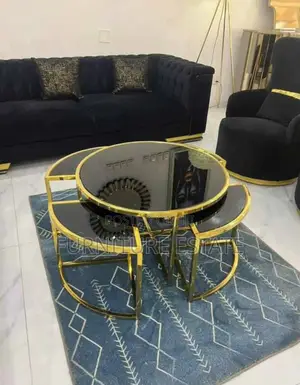 Photo - Tempared Glass Round Centre Table With 4 Side Stools
