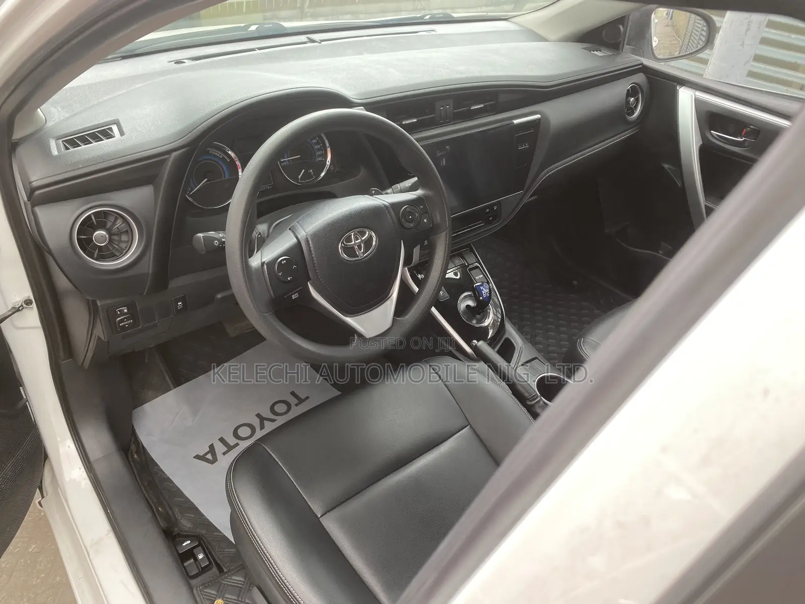 Toyota Corolla Altis 2019 White