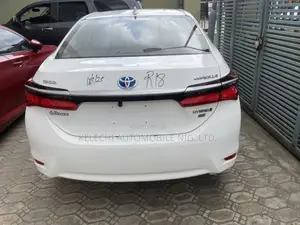 Toyota Corolla Altis 2019 White