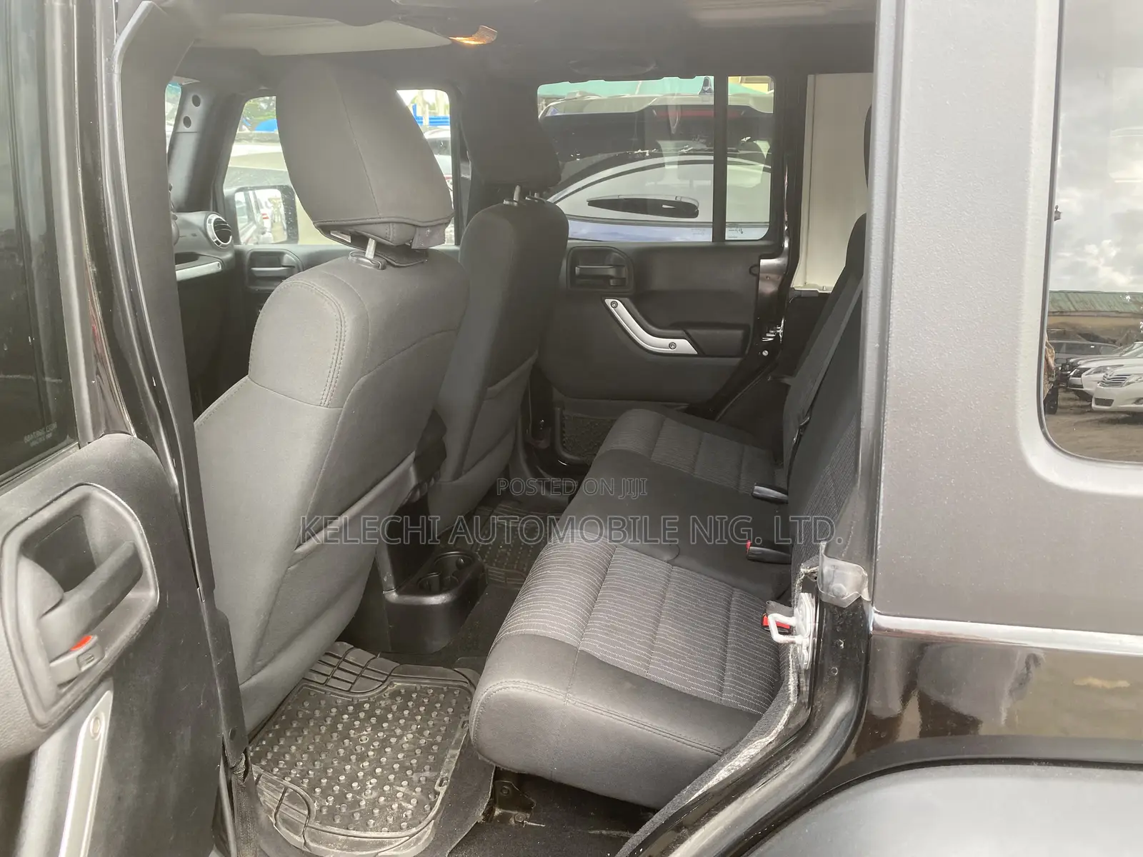 Jeep Wrangler Sahara 2012 Black