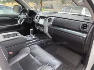 Toyota Tundra 2015 White