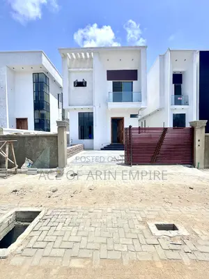4bdrm Duplex in Chevron for sale