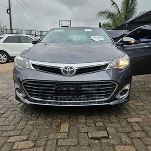 Toyota Avalon XLE Premium Sedan FWD (3.5L 6cyl 6A) 2013 Gray