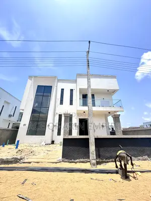 5bdrm Duplex in Chevron for sale