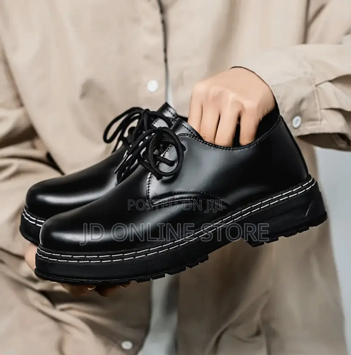 Men’S Classic Black Oxfords.