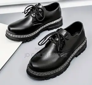 Men’S Classic Black Oxfords.