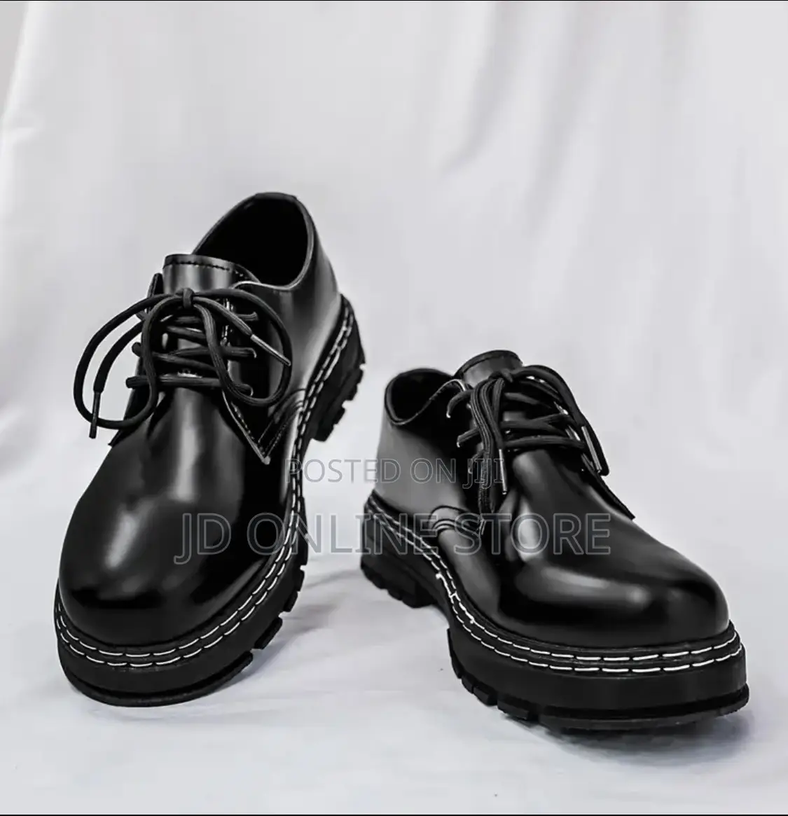 Men’S Classic Black Oxfords.