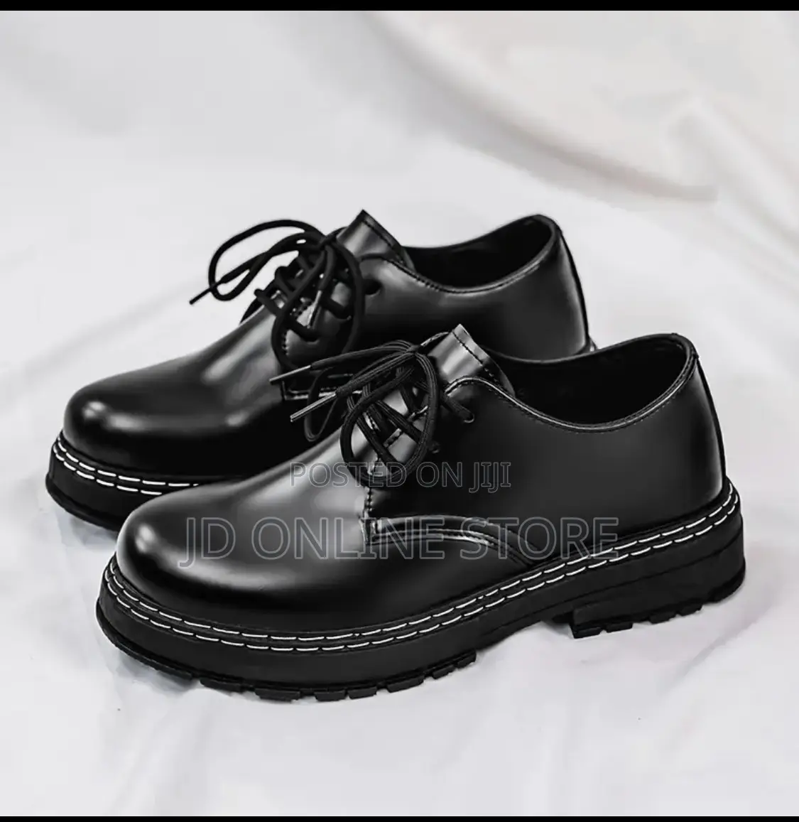 Men’S Classic Black Oxfords.