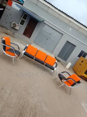 Modern Design 5 Seaters Comfy Padded Sofa Chairs