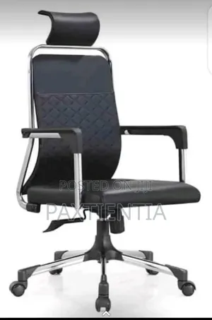 Office Swivel Chair With Curved Headrest