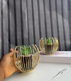 Round Cage Flower