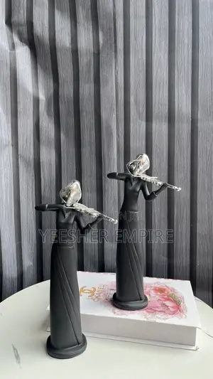 Decorative Figurines
