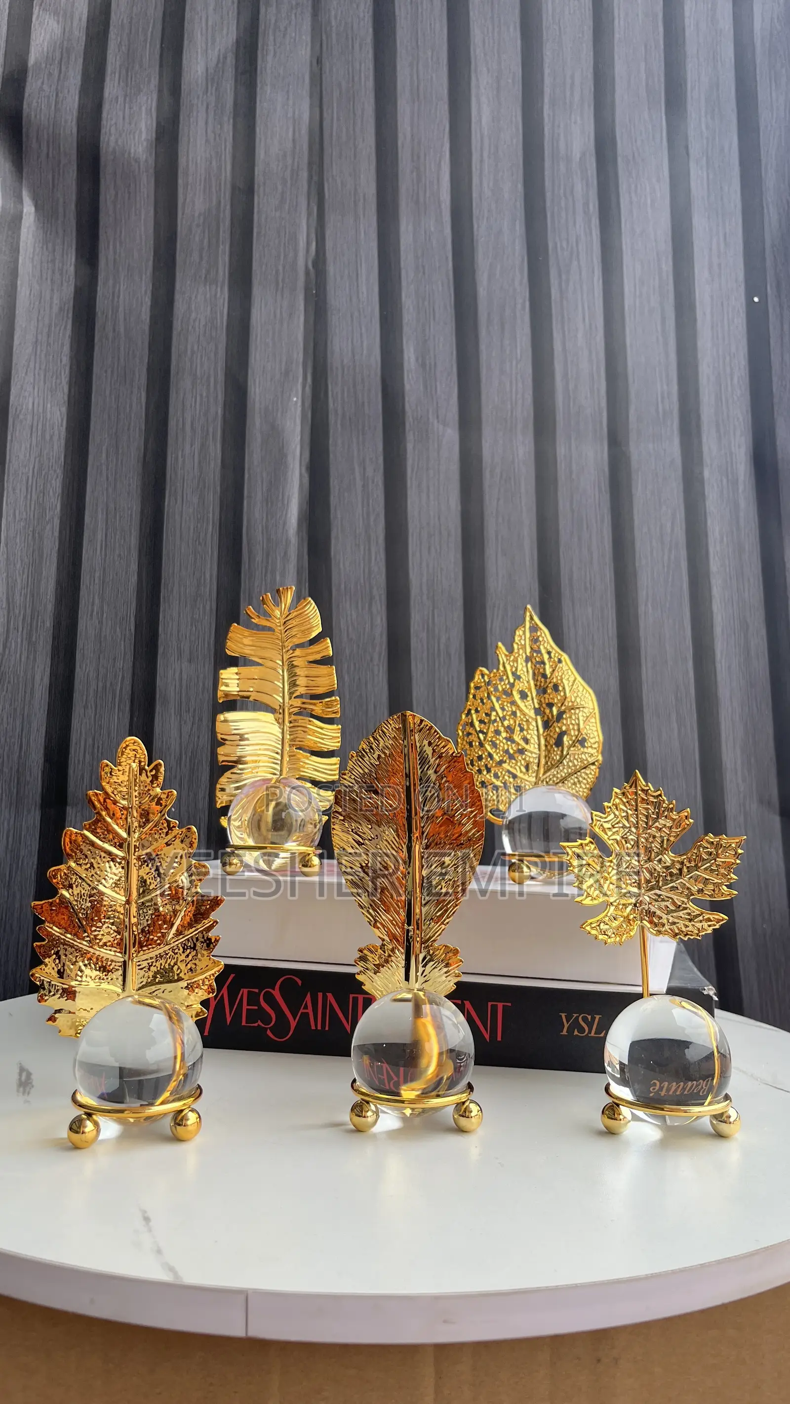 Gold Leaf With Globe Decor