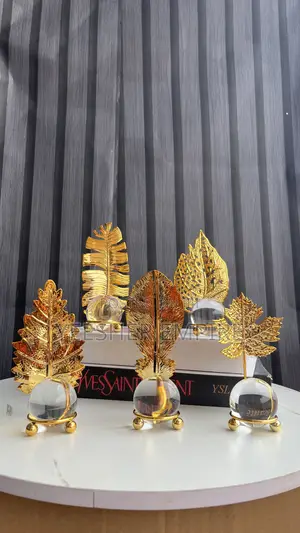 Gold Leaf With Globe Decor