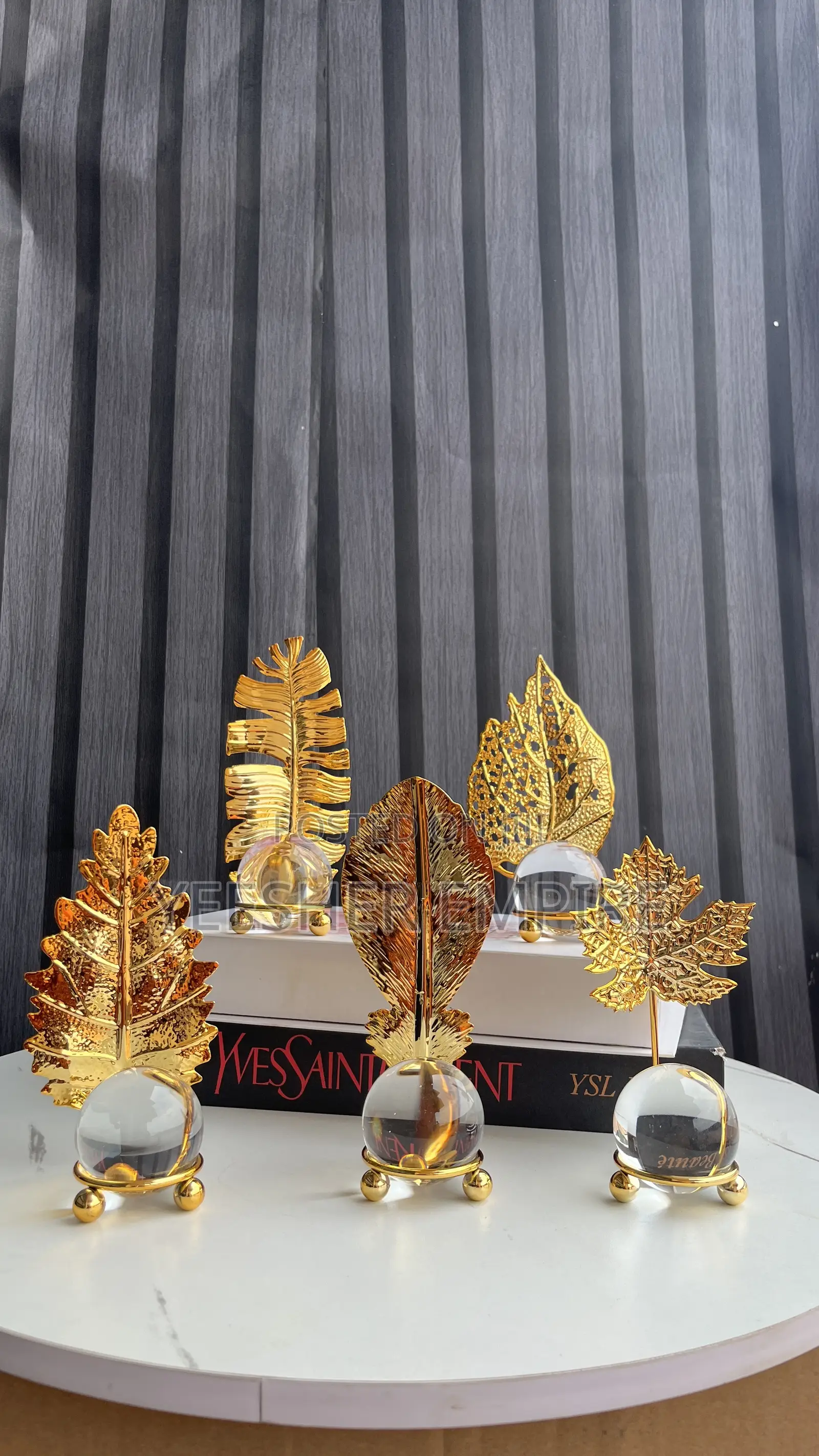 Gold Leaf With Globe Decor