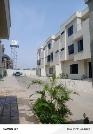 4bdrm Duplex in Navy'S Quarter, Jahi for sale