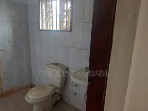 1bdrm Shared Apartment in Akins, Ajah for rent