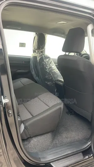 New Toyota Hilux 2025 Black