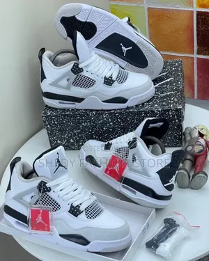 Photo - Nike Air Jordan 4 Military Black