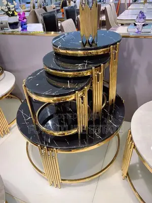 Marble Center Table With Round Design and 3 Side Stools