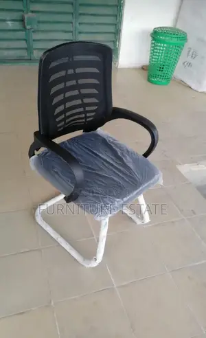 Visitor's Office Chair With Portable Design